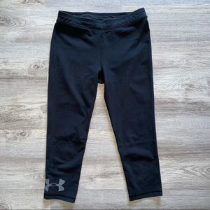 Under Armour Yoga Pants (Crop Legging)